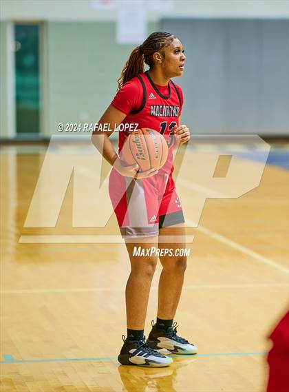 Thumbnail 3 in MacArthur vs. Bellaire (Houston ISD Tournament) photogallery.
