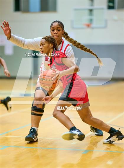 Thumbnail 2 in MacArthur vs. Bellaire (Houston ISD Tournament) photogallery.