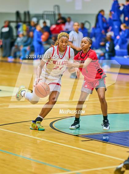 Thumbnail 3 in MacArthur vs. Bellaire (Houston ISD Tournament) photogallery.