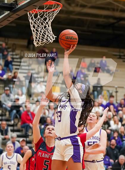 Thumbnail 2 in Plainfield vs. Brownsburg (IHSAA 4A Sectional 12 Semifinal) photogallery.