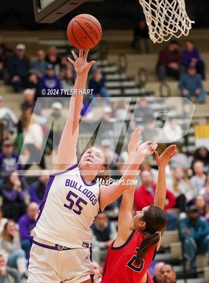 Thumbnail 1 in Plainfield vs. Brownsburg (IHSAA 4A Sectional 12 Semifinal) photogallery.