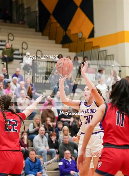Thumbnail 3 in Plainfield vs. Brownsburg (IHSAA 4A Sectional 12 Semifinal) photogallery.