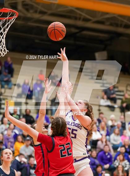 Thumbnail 2 in Plainfield vs. Brownsburg (IHSAA 4A Sectional 12 Semifinal) photogallery.