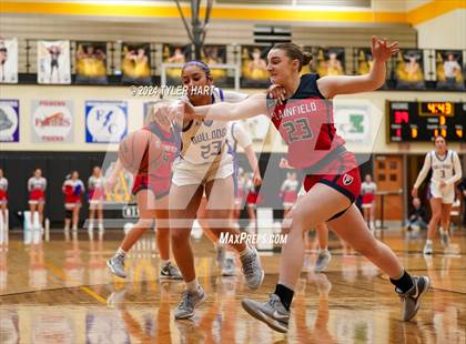 Thumbnail 2 in Plainfield vs. Brownsburg (IHSAA 4A Sectional 12 Semifinal) photogallery.