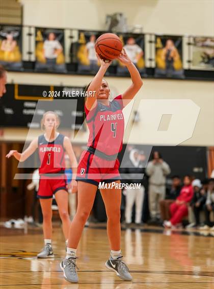 Thumbnail 2 in Plainfield vs. Brownsburg (IHSAA 4A Sectional 12 Semifinal) photogallery.