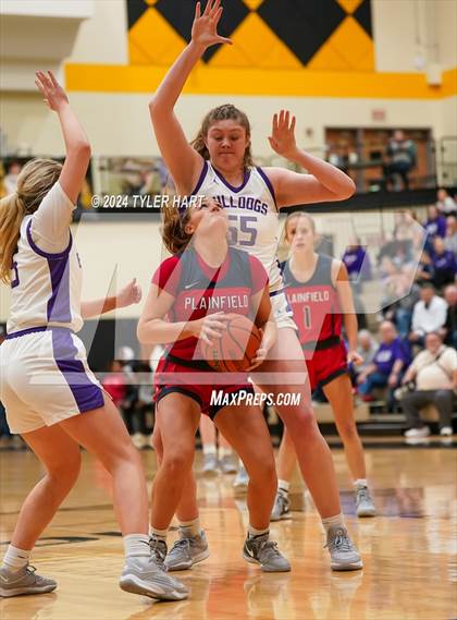 Thumbnail 3 in Plainfield vs. Brownsburg (IHSAA 4A Sectional 12 Semifinal) photogallery.