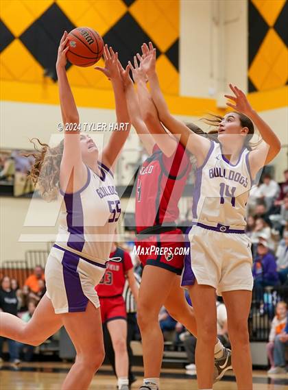 Thumbnail 1 in Plainfield vs. Brownsburg (IHSAA 4A Sectional 12 Semifinal) photogallery.