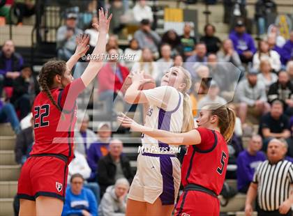 Thumbnail 3 in Plainfield vs. Brownsburg (IHSAA 4A Sectional 12 Semifinal) photogallery.