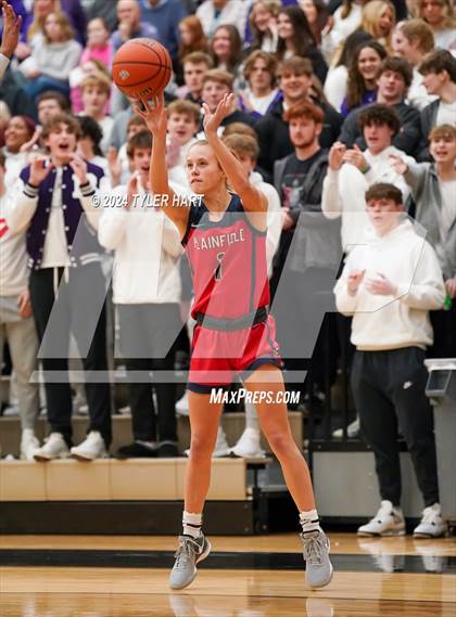 Thumbnail 1 in Plainfield vs. Brownsburg (IHSAA 4A Sectional 12 Semifinal) photogallery.