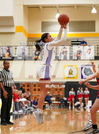 Thumbnail 3 in Plainfield vs. Brownsburg (IHSAA 4A Sectional 12 Semifinal) photogallery.