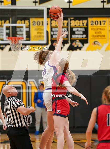 Thumbnail 2 in Plainfield vs. Brownsburg (IHSAA 4A Sectional 12 Semifinal) photogallery.