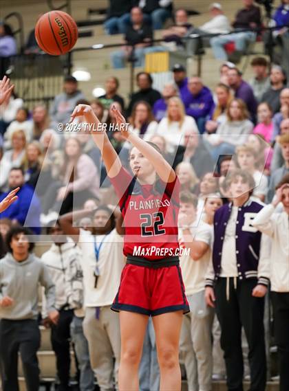 Thumbnail 1 in Plainfield vs. Brownsburg (IHSAA 4A Sectional 12 Semifinal) photogallery.