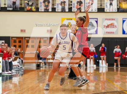 Thumbnail 3 in Plainfield vs. Brownsburg (IHSAA 4A Sectional 12 Semifinal) photogallery.
