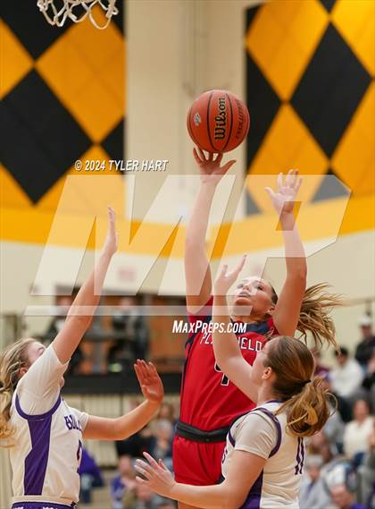 Thumbnail 1 in Plainfield vs. Brownsburg (IHSAA 4A Sectional 12 Semifinal) photogallery.