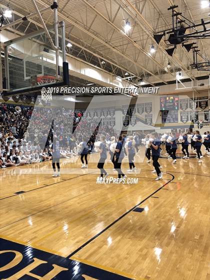 Thumbnail 1 in Aquinas TOC Ceremony photogallery.