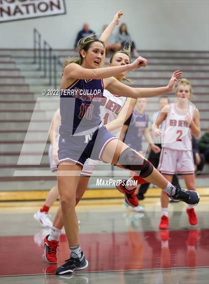Thumbnail 1 in Springville vs. Herriman (Beetdigger Classic) photogallery.