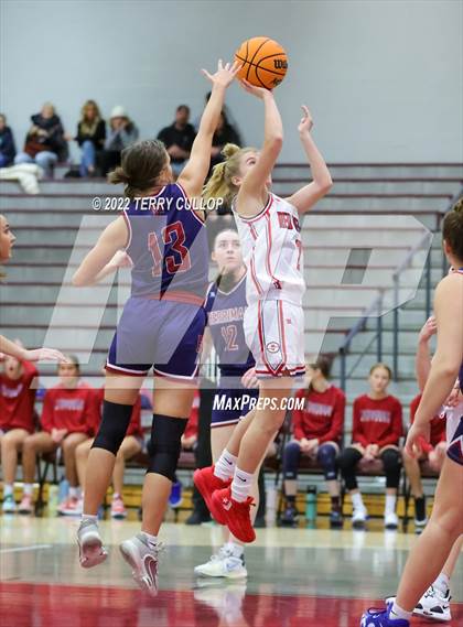 Thumbnail 3 in Springville vs. Herriman (Beetdigger Classic) photogallery.