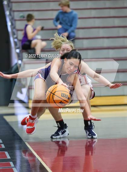 Thumbnail 3 in Springville vs. Herriman (Beetdigger Classic) photogallery.