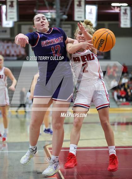 Thumbnail 1 in Springville vs. Herriman (Beetdigger Classic) photogallery.