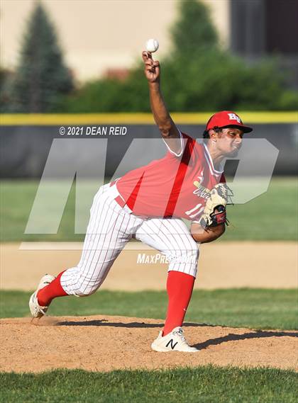 Thumbnail 2 in Homewood-Flossmoor @ Lincoln-Way East (IHSA 4A Sectional Semifinal) photogallery.