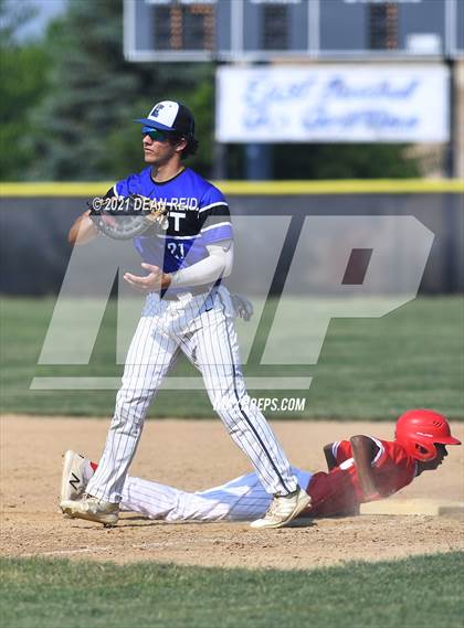 Thumbnail 3 in Homewood-Flossmoor @ Lincoln-Way East (IHSA 4A Sectional Semifinal) photogallery.