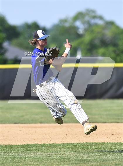 Thumbnail 3 in Homewood-Flossmoor @ Lincoln-Way East (IHSA 4A Sectional Semifinal) photogallery.