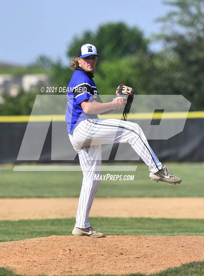 Thumbnail 3 in Homewood-Flossmoor @ Lincoln-Way East (IHSA 4A Sectional Semifinal) photogallery.