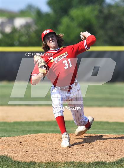 Thumbnail 2 in Homewood-Flossmoor @ Lincoln-Way East (IHSA 4A Sectional Semifinal) photogallery.