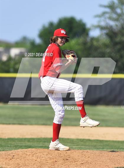 Thumbnail 3 in Homewood-Flossmoor @ Lincoln-Way East (IHSA 4A Sectional Semifinal) photogallery.