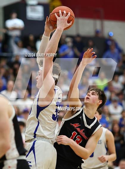 Thumbnail 3 in Ellwood City vs. Mohawk Area photogallery.