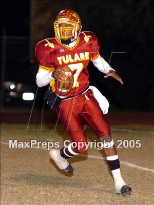 Thumbnail 2 in Hanford vs. Tulare Union (Section Playoffs) photogallery.