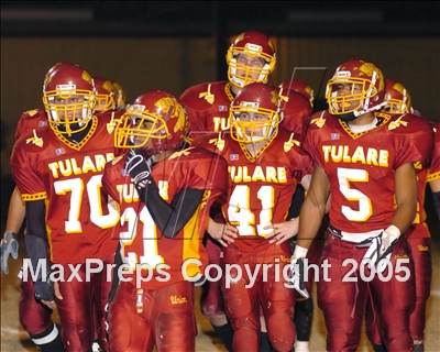 Thumbnail 1 in Hanford vs. Tulare Union (Section Playoffs) photogallery.