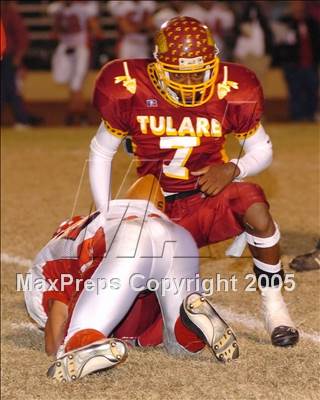 Thumbnail 1 in Hanford vs. Tulare Union (Section Playoffs) photogallery.