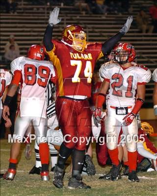 Thumbnail 1 in Hanford vs. Tulare Union (Section Playoffs) photogallery.