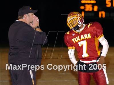 Thumbnail 3 in Hanford vs. Tulare Union (Section Playoffs) photogallery.
