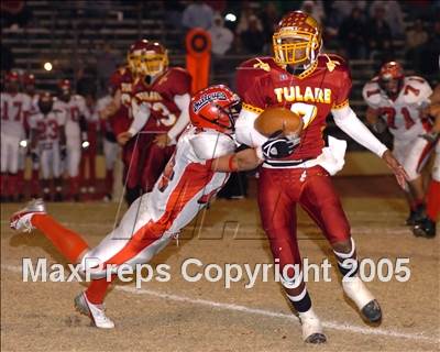 Thumbnail 3 in Hanford vs. Tulare Union (Section Playoffs) photogallery.