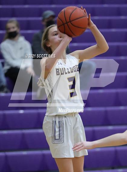 Thumbnail 2 in Bloom-Carroll vs. Circleville photogallery.