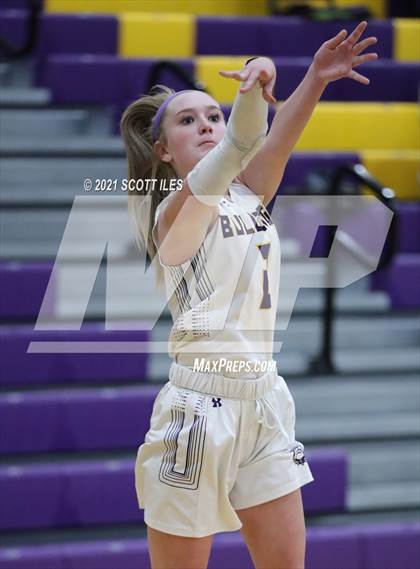 Thumbnail 1 in Bloom-Carroll vs. Circleville photogallery.