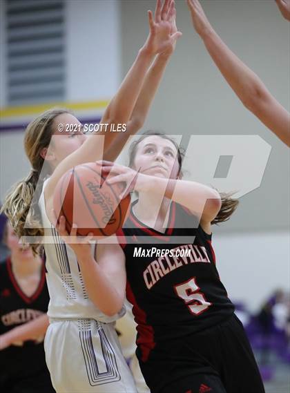 Thumbnail 3 in Bloom-Carroll vs. Circleville photogallery.