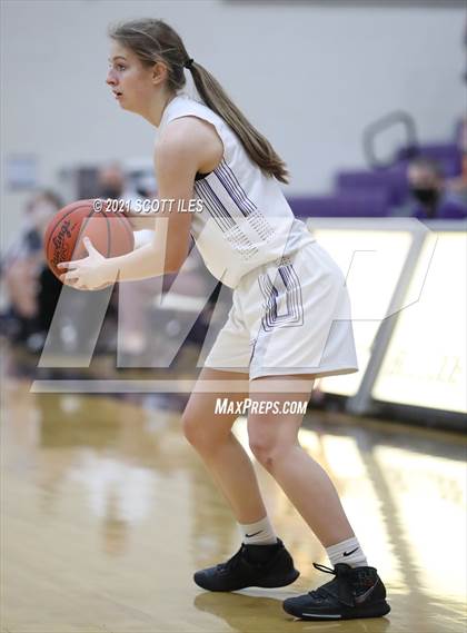 Thumbnail 3 in Bloom-Carroll vs. Circleville photogallery.