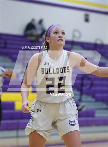 Thumbnail 3 in Bloom-Carroll vs. Circleville photogallery.