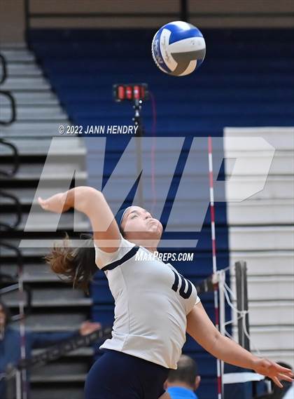 Thumbnail 2 in Marin Catholic vs. Madison (Durango Fall Classic) photogallery.