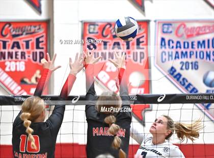 Thumbnail 3 in Marin Catholic vs. Madison (Durango Fall Classic) photogallery.