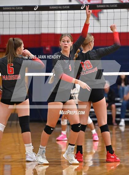 Thumbnail 2 in Marin Catholic vs. Madison (Durango Fall Classic) photogallery.