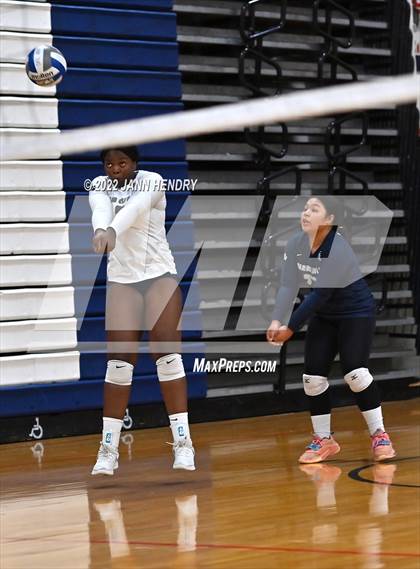 Thumbnail 3 in Marin Catholic vs. Madison (Durango Fall Classic) photogallery.