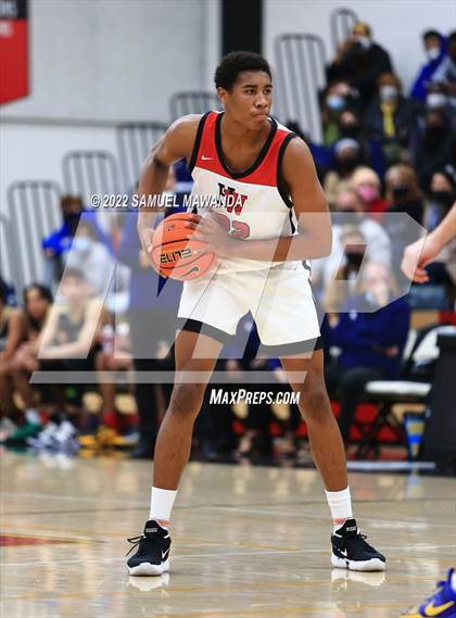 Thumbnail 3 in  Notre Dame (SO) @ Harvard-Westlake photogallery.
