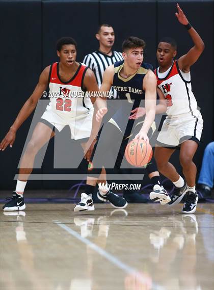 Thumbnail 2 in  Notre Dame (SO) @ Harvard-Westlake photogallery.