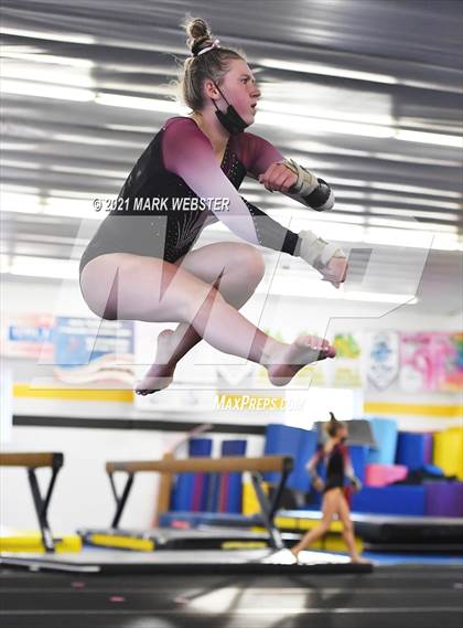 Thumbnail 1 in Frontier vs Orchard Park vs Clarence photogallery.