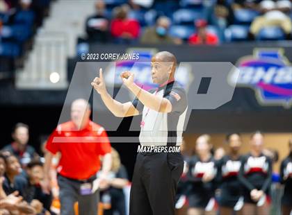 Thumbnail 3 in Alexander vs Lee County (GHSA 6A State Championship) photogallery.