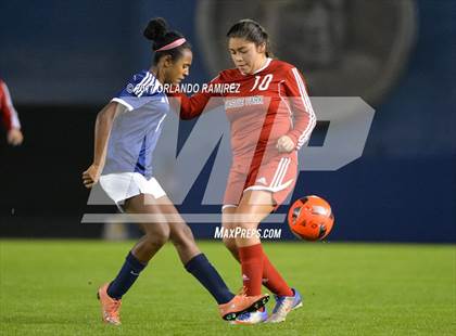 Thumbnail 2 in Mater Dei Catholic vs Castle Park (Soccer at the Q) photogallery.